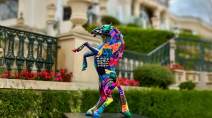 Deauville au galop&nbsp;: découvrez les sculptures Horse de Richard Orlinski